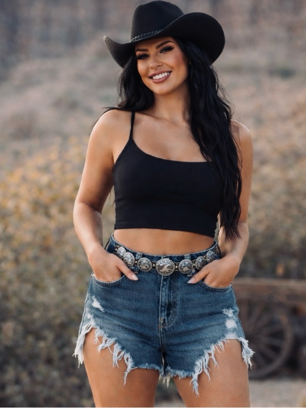 Frayed Hem High-Waist Denim Shorts - Blue